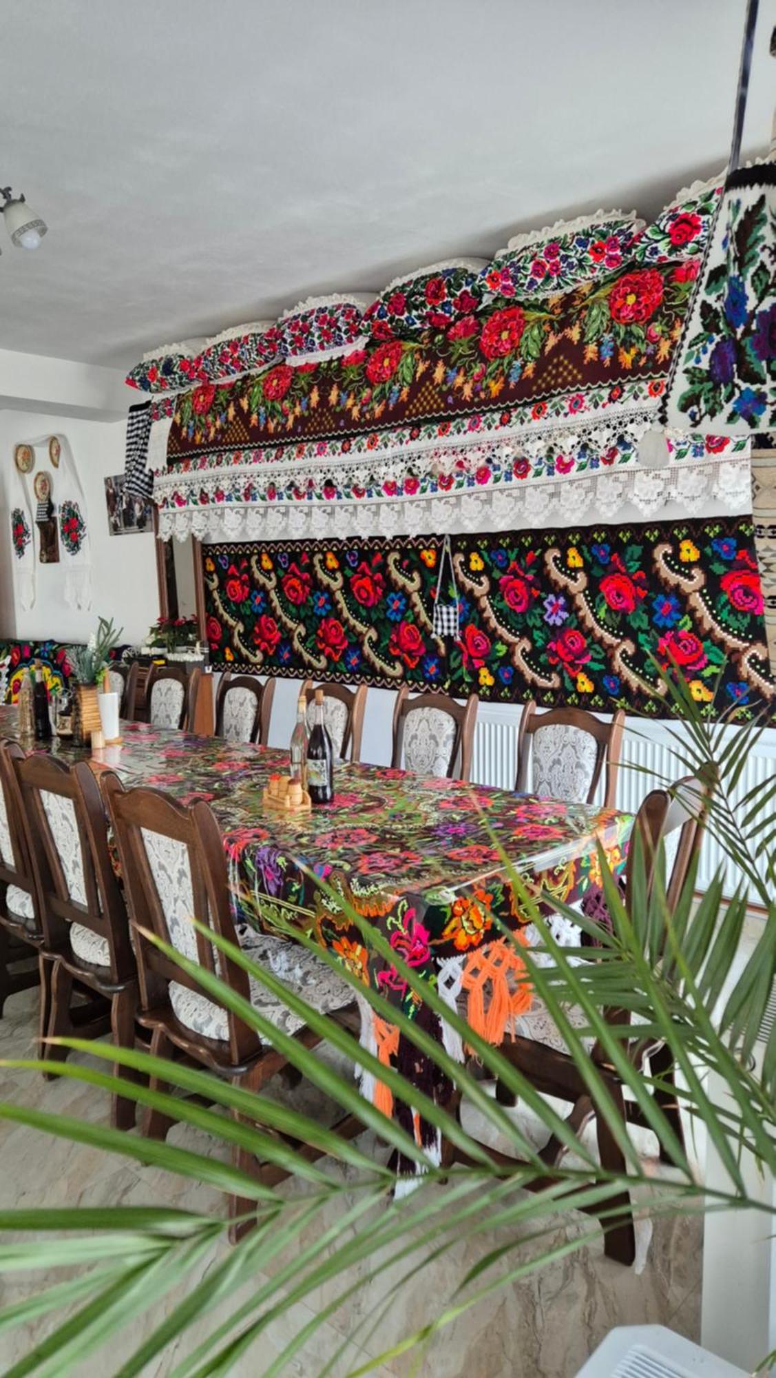 Appartamento Casa Pintea De Sub Coasta Breb Esterno foto